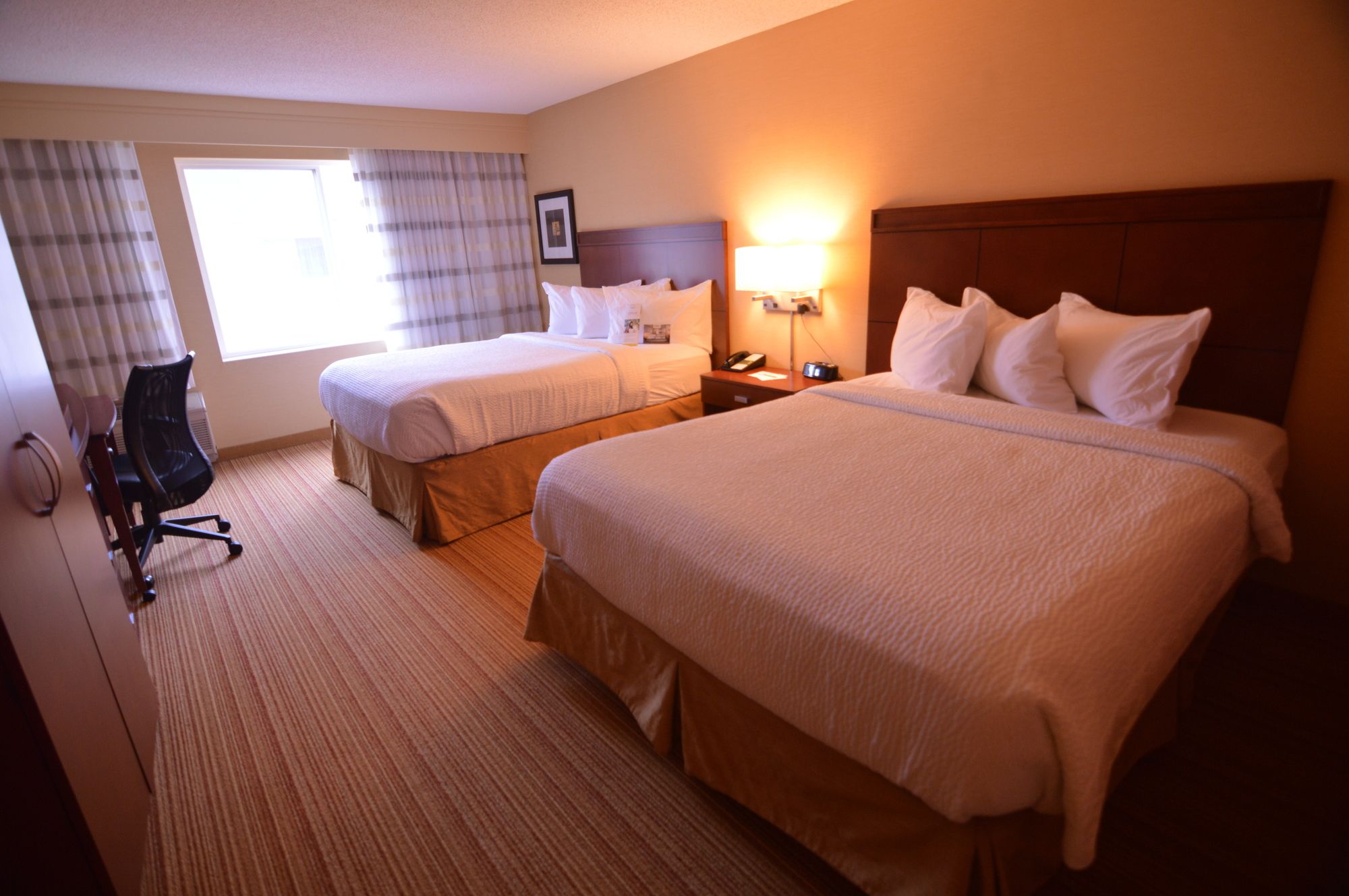 Фото Courtyard by Marriott Eugene Springfield