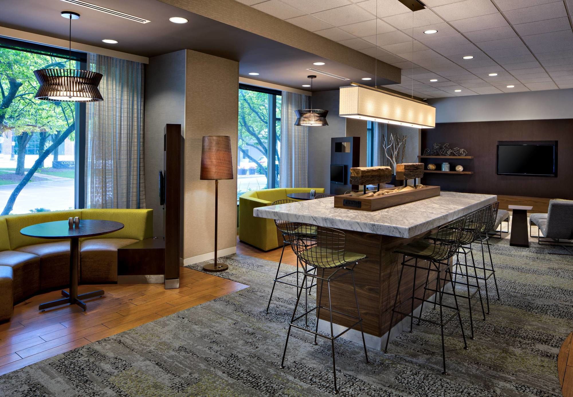 Фото Courtyard by Marriott Downtown Grand Rapids