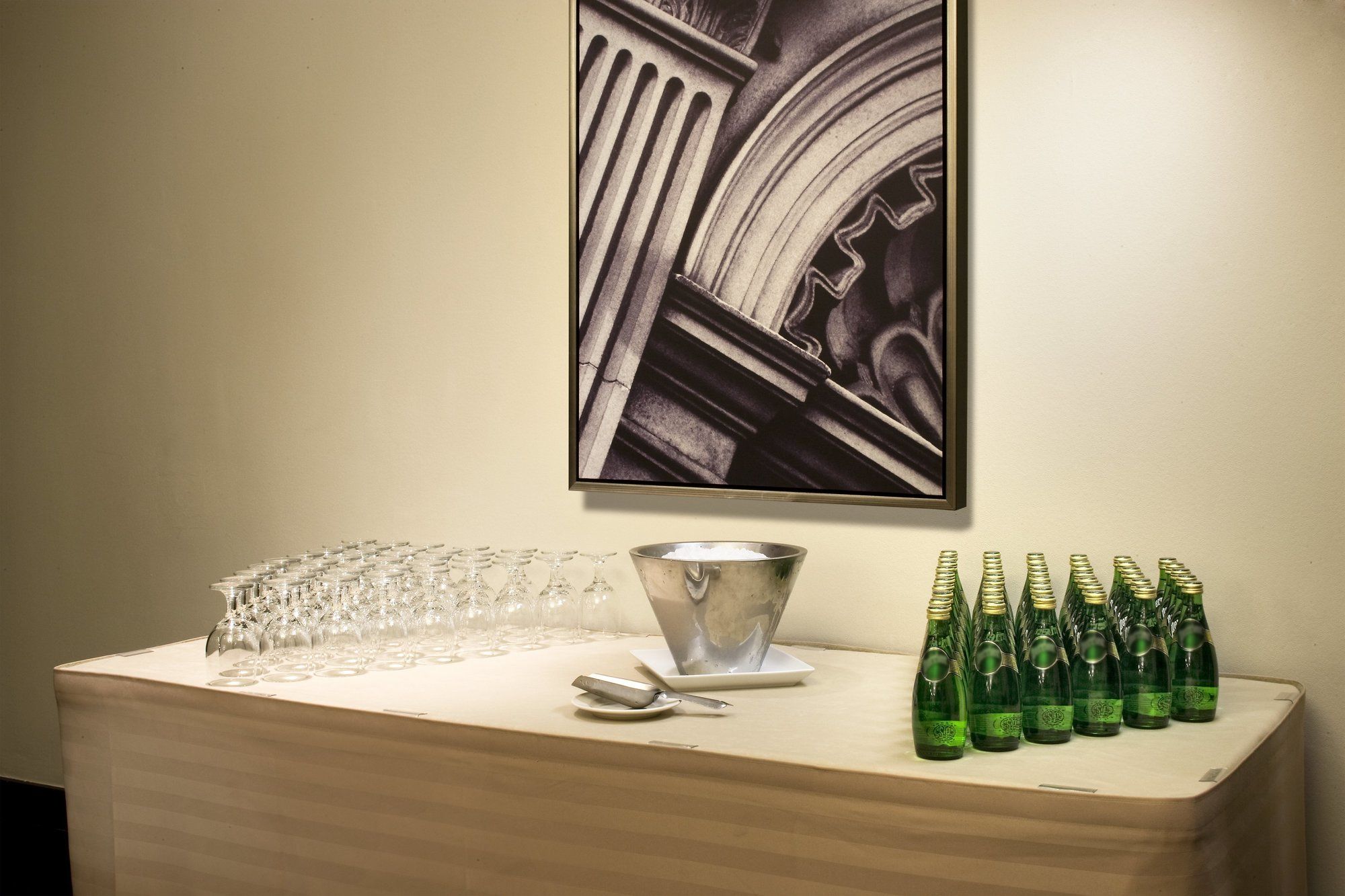 Фото The Stamford Hotel