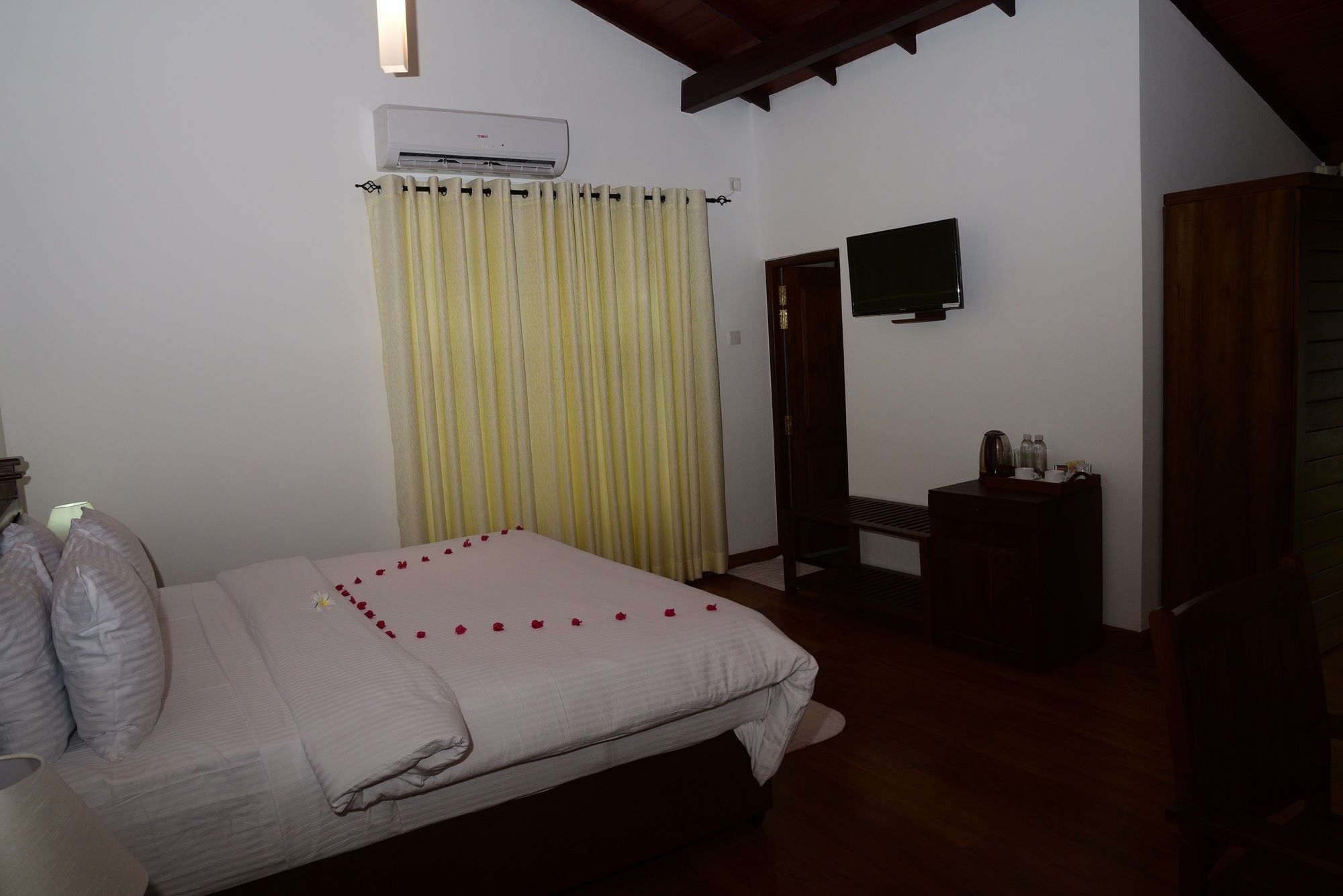 Фото Hikka FnR Villa