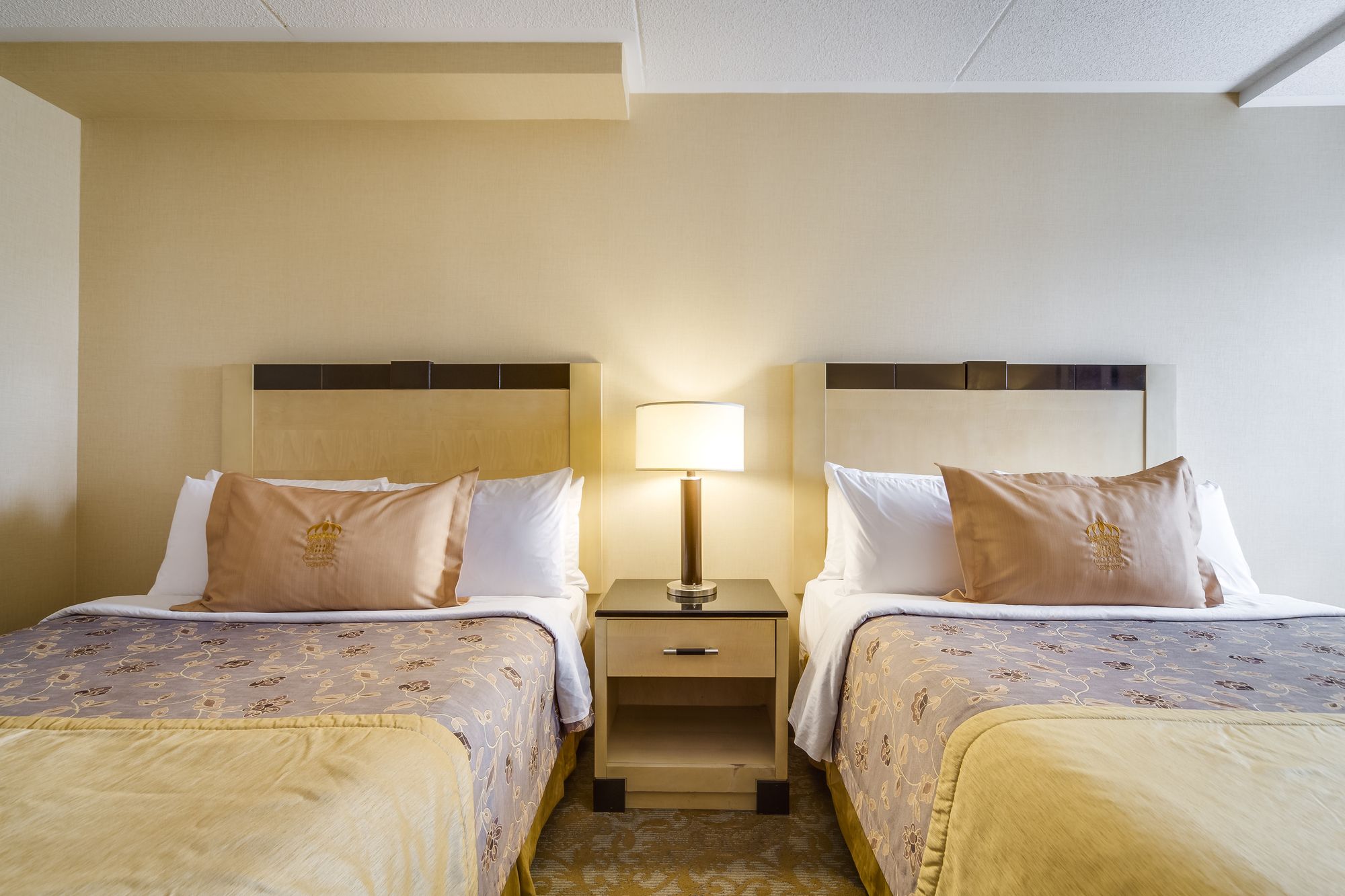 Фото Monte Carlo Inn & Suites Downtown Markham