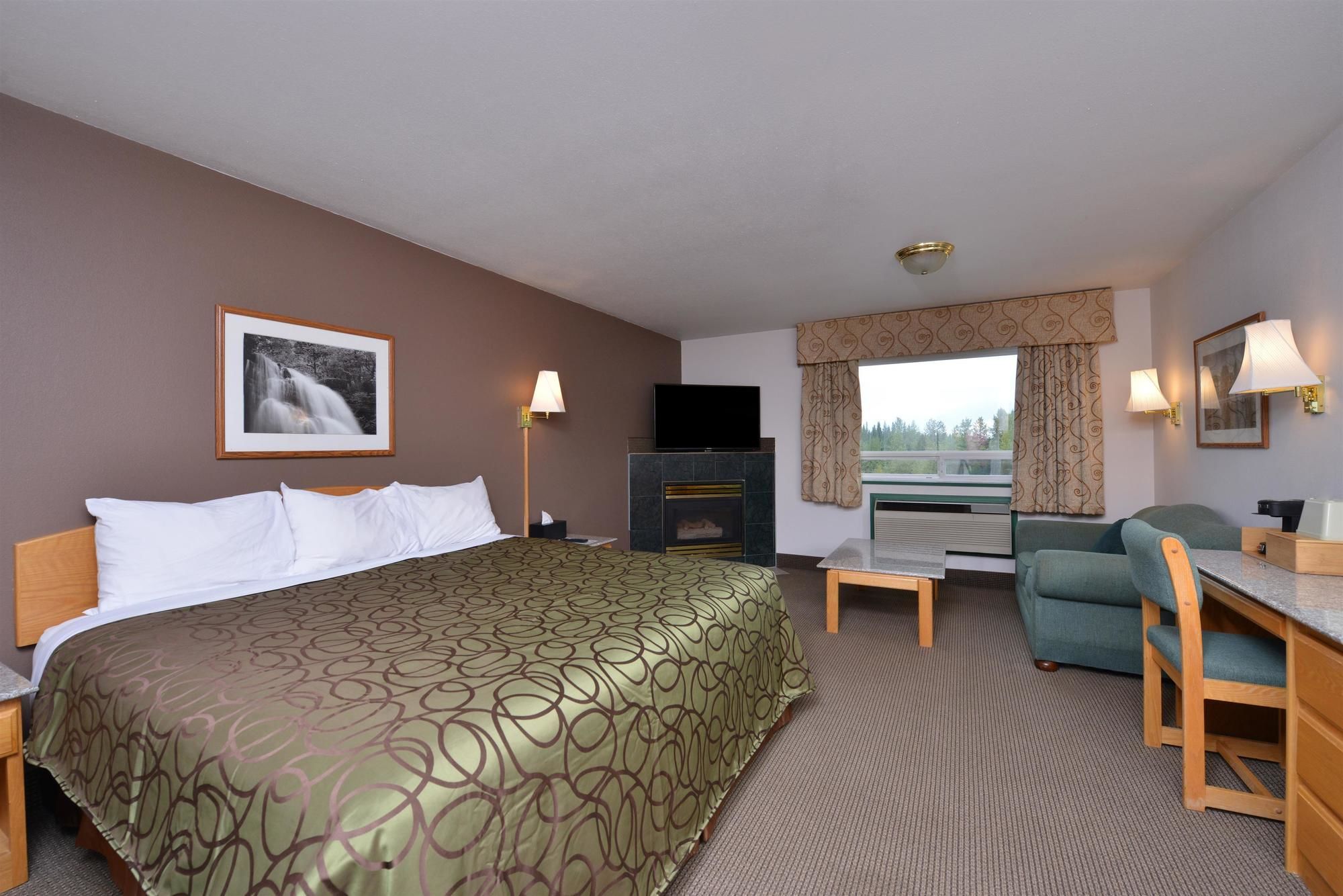 Фото Canadas Best Value Inn Valemount