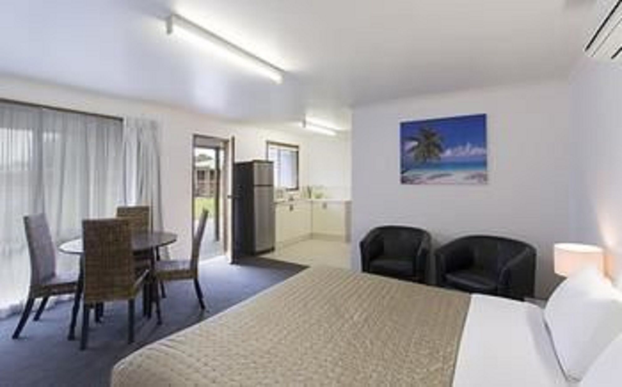 Фото Best Western Colonial Village Motel