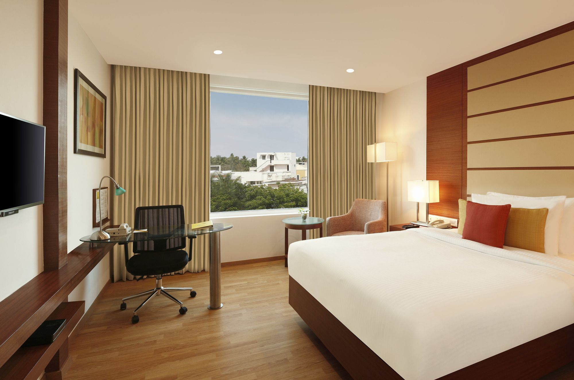 Фото отеля 2