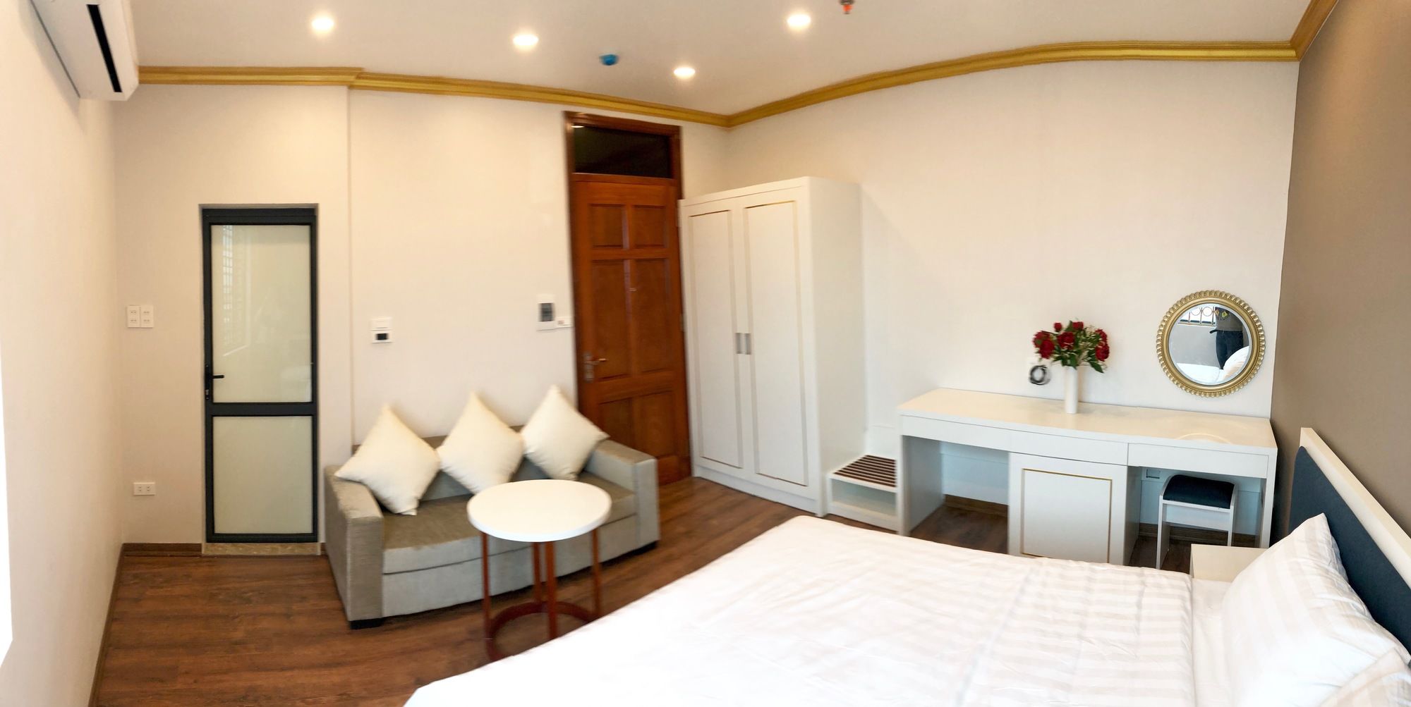 Фото Honeymoon Hotel & Apartment