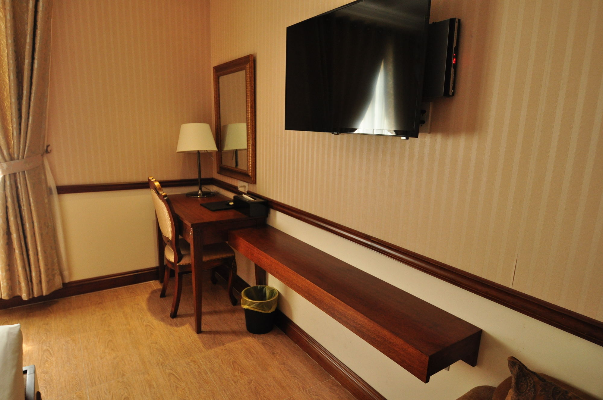 Фото Central Hotel and Residences