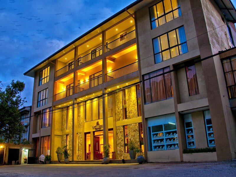 Гостиница Oak Ray Regency Hotel в Канди