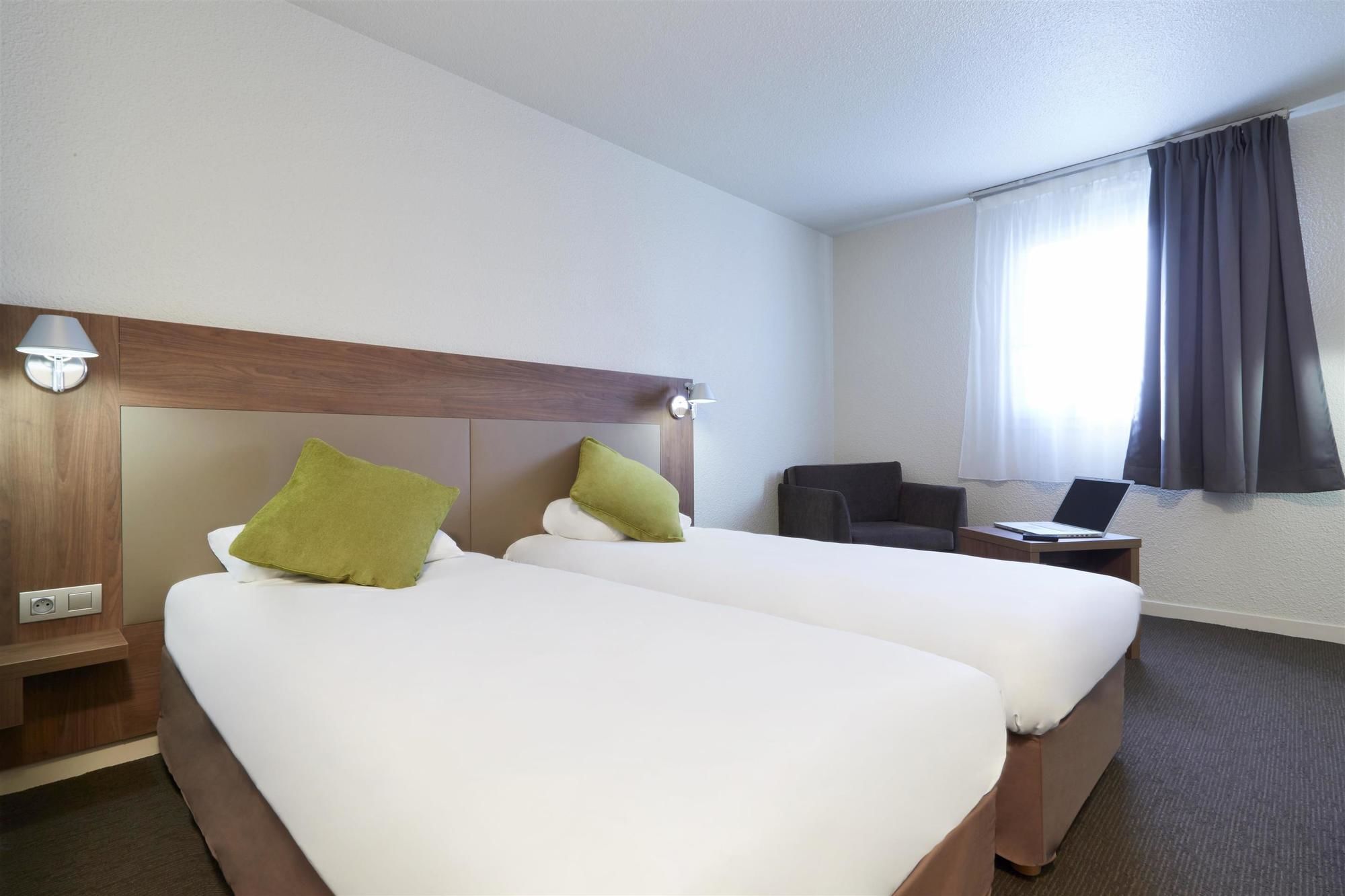 Фото Campanile Le Blanc Mesnil