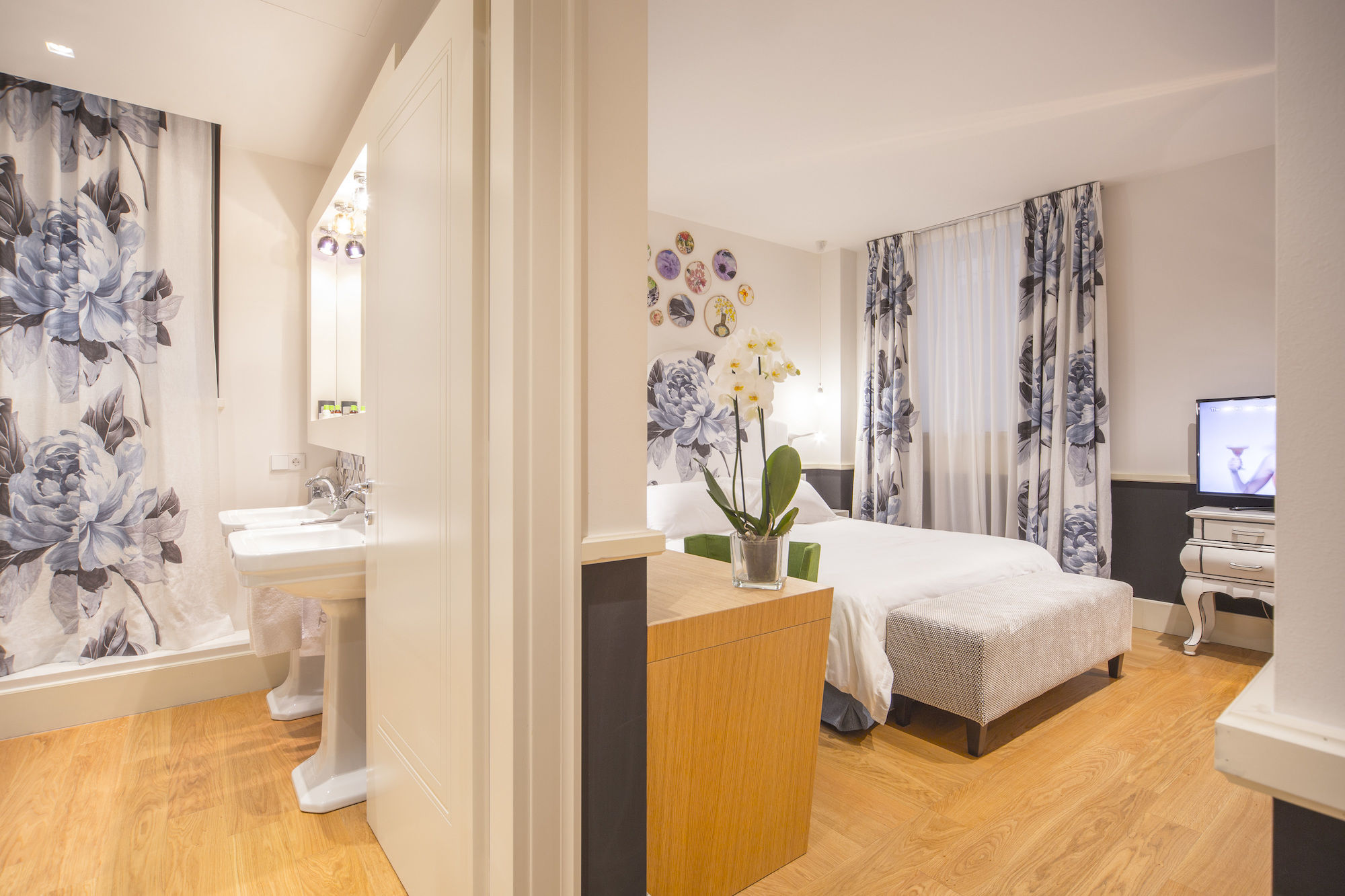 Фото Cinque Luxury Rooms