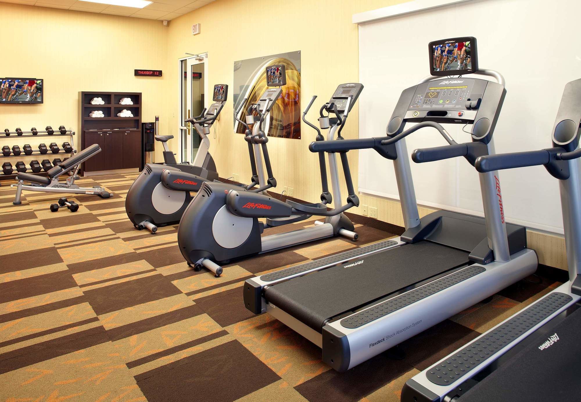 Фото Courtyard by Marriott Tampa Oldsmar