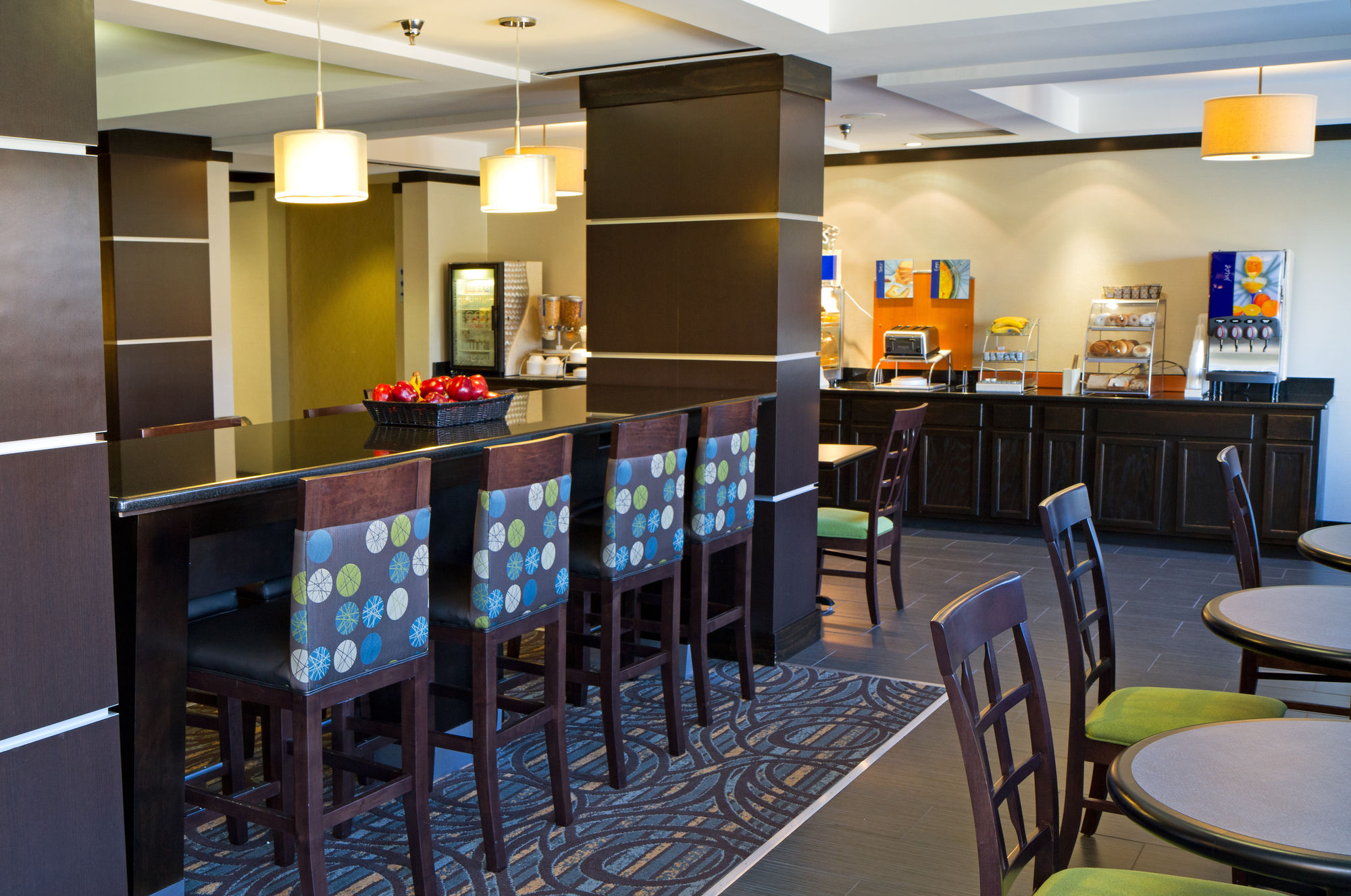 Фото Holiday Inn Express & Suites Greenville - Downtown by Ihg