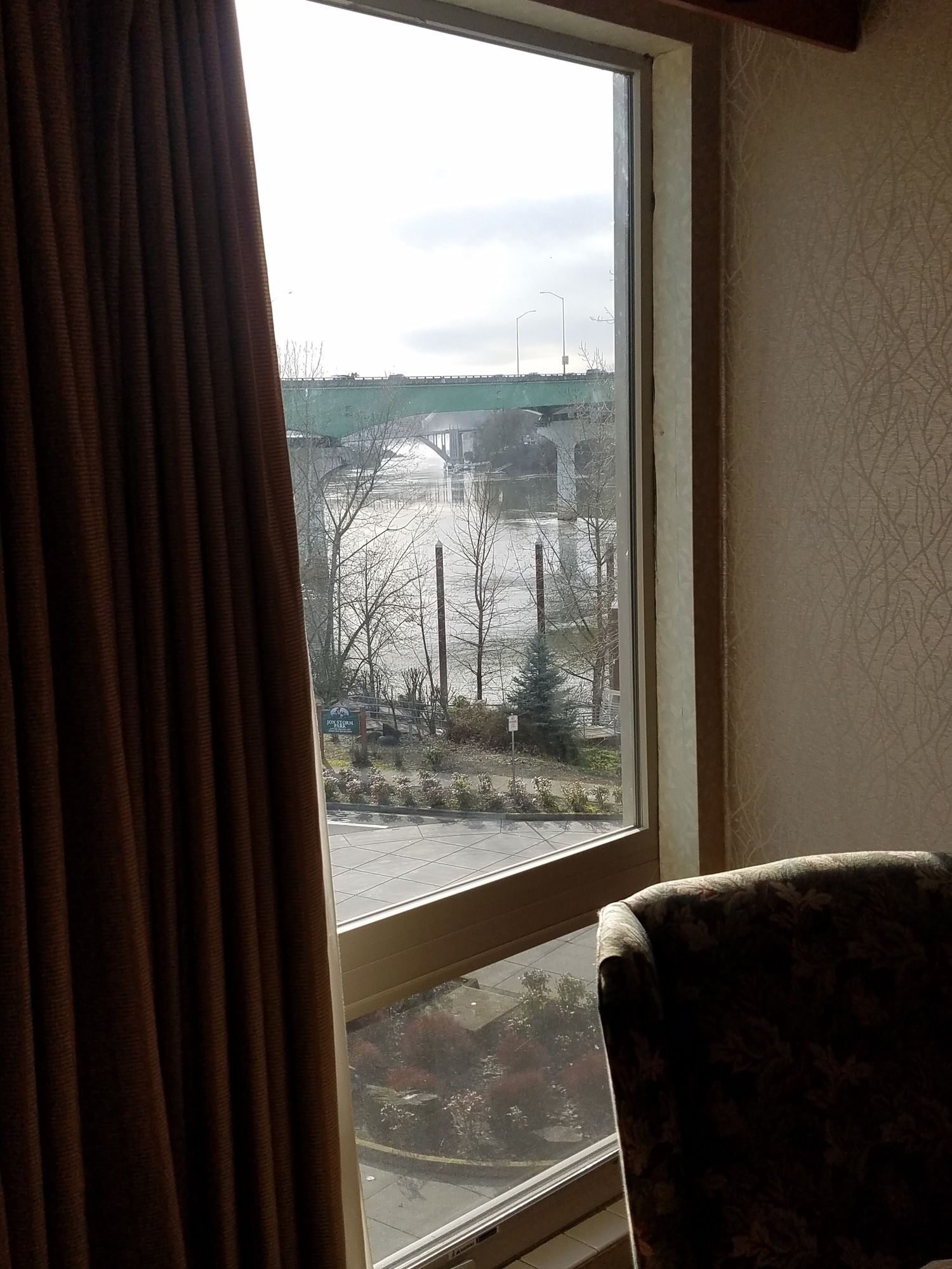 Фото Best Western Plus Rivershore Hotel