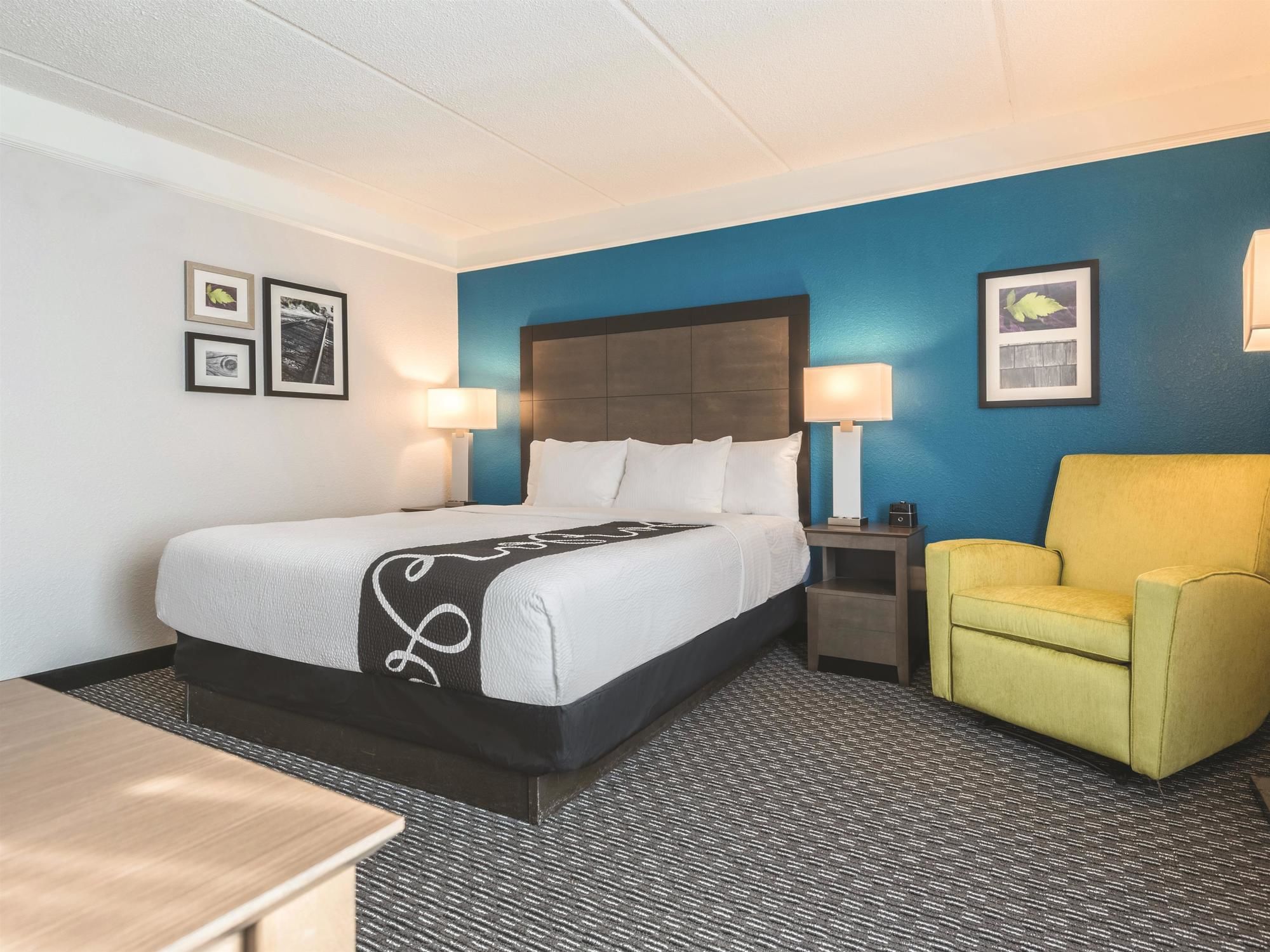 Фото La Quinta Inn & Suites by Wyndham Orlando Lake Mary