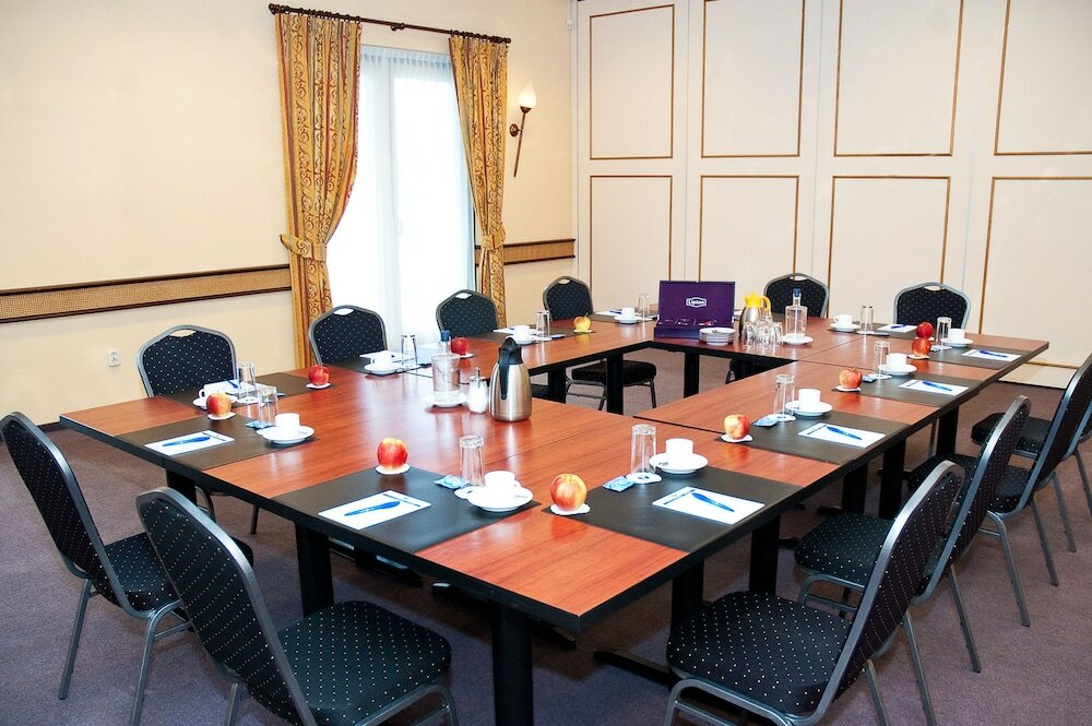 Фото Fletcher Hotel - Restaurant Steenwijk