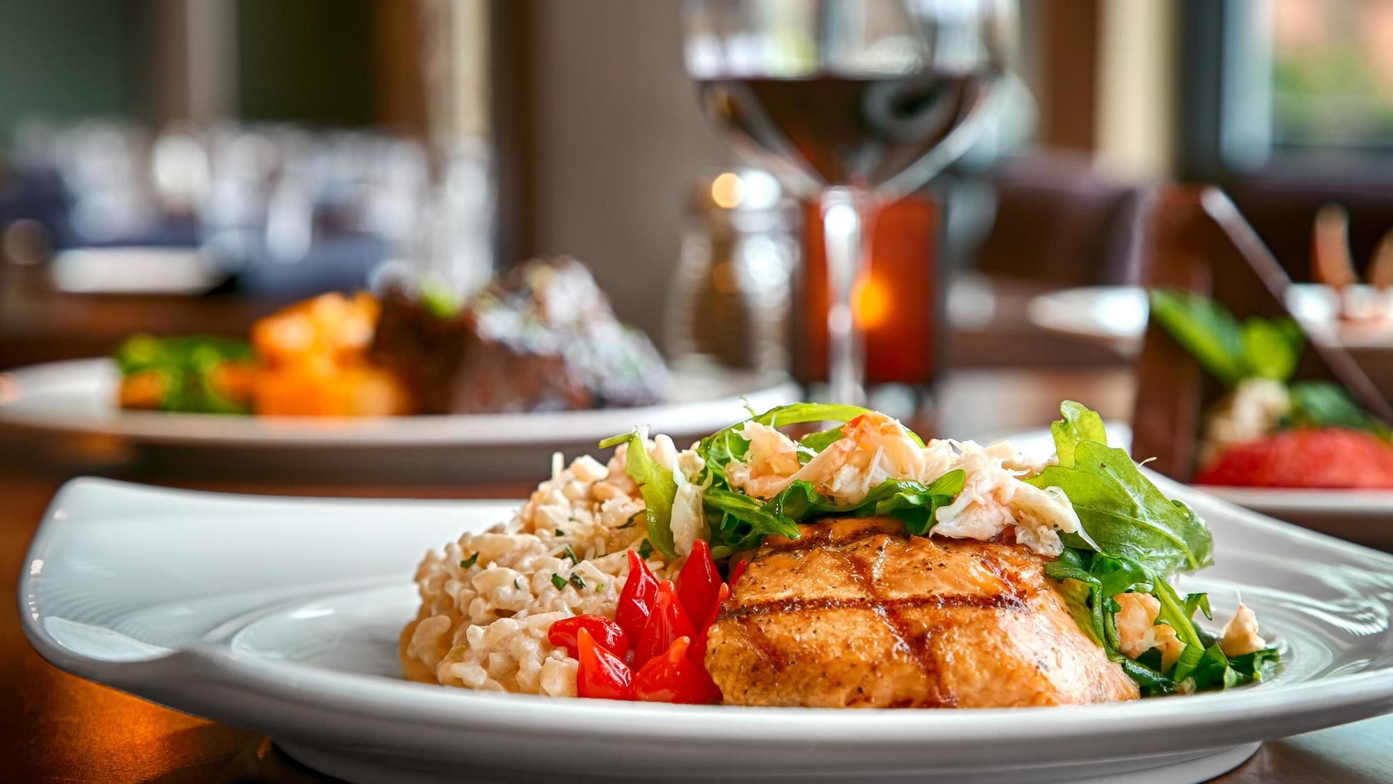 Фото Best Western Premier Boulder Falls Inn