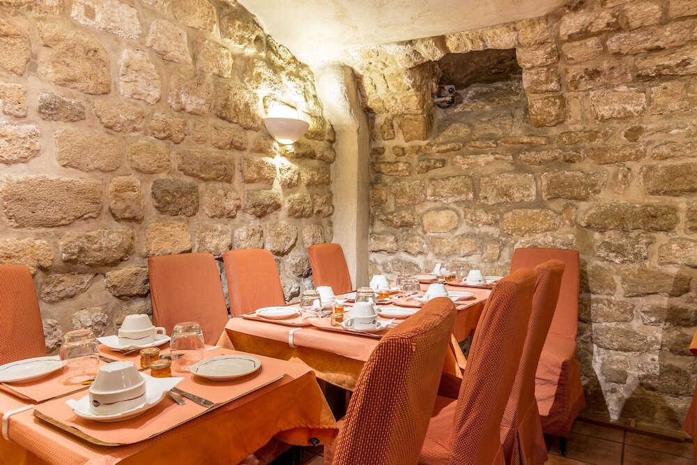 Фото Austin's Saint Lazare Hotel