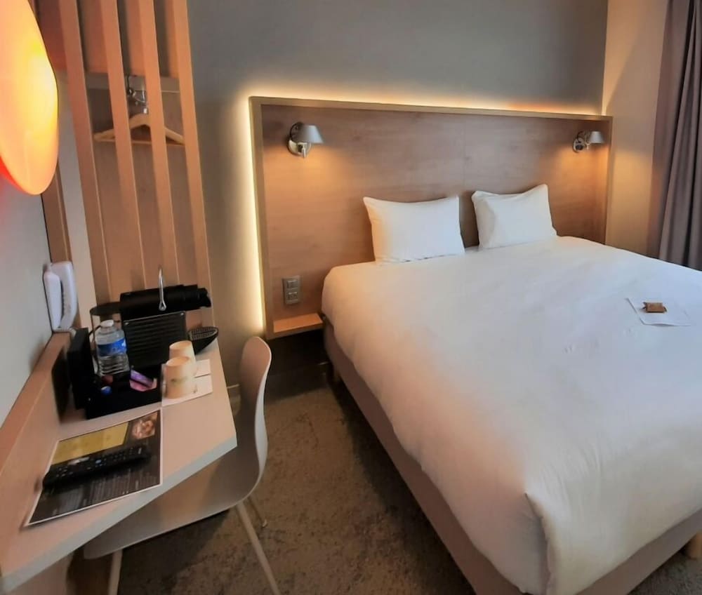 Фото Campanile Caen Centre Gare