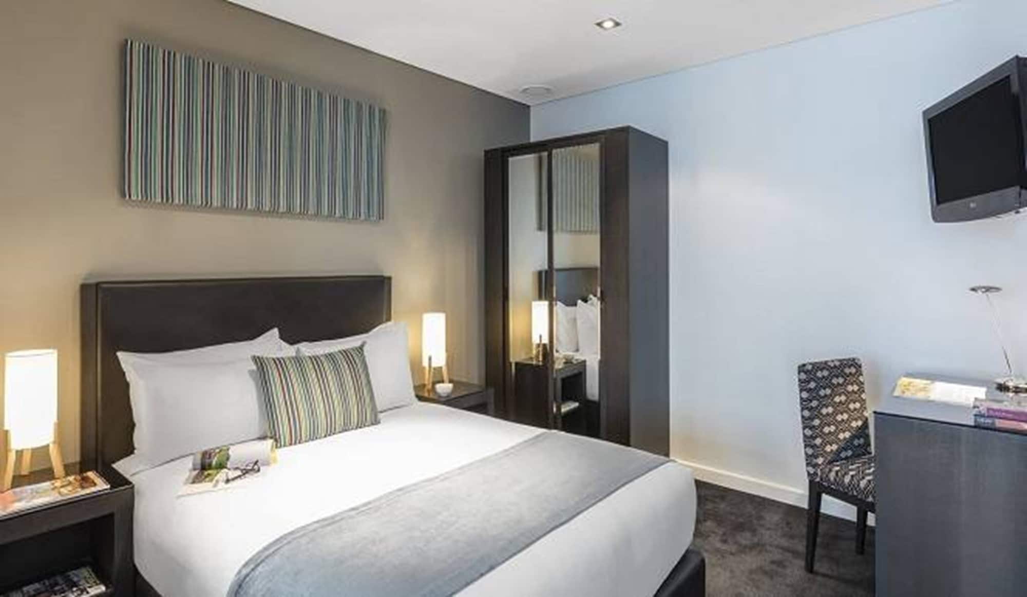 Фото Oaks Auckland Hotel