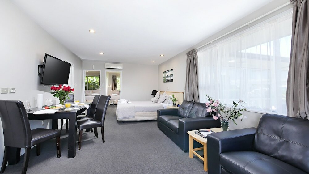 Фото Arthur's Court Motor Lodge