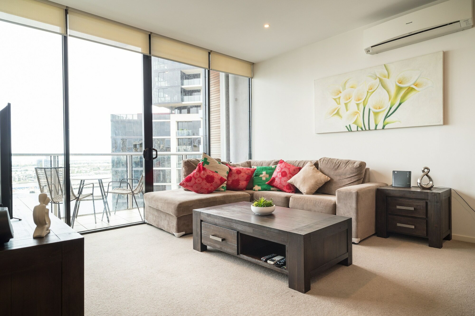 Фото Akom At Docklands