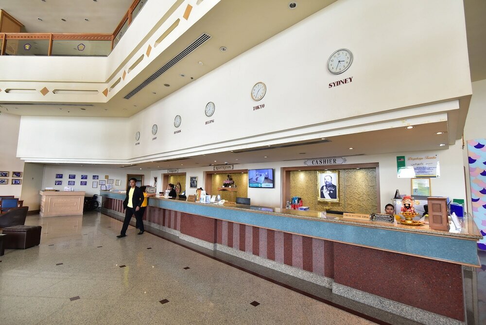 Фото Thumrin Thana Hotel