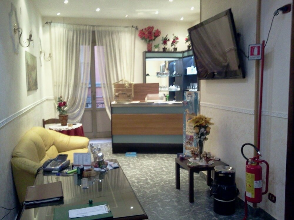 Hotel Hotel Poker, Naples, photo