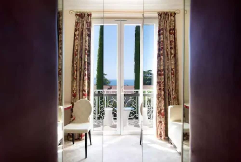 Фото Chateau De La Tour