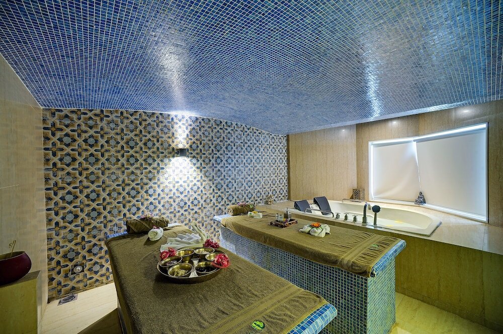 Фото Ramee Guestline Hotel Juhu