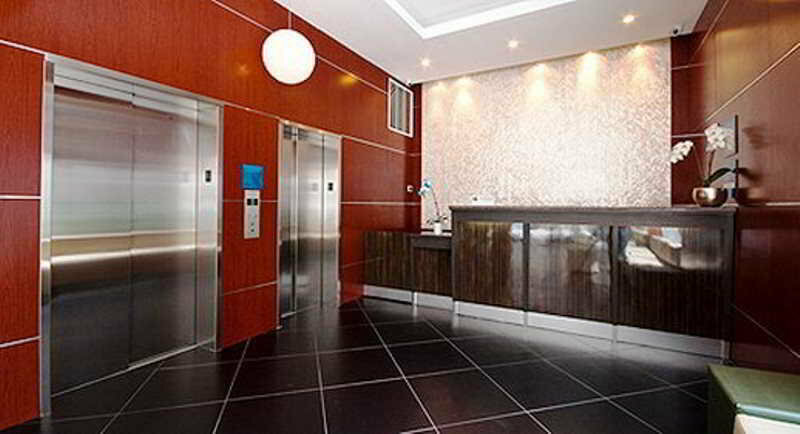 Фото Wyndham Garden Long Island City