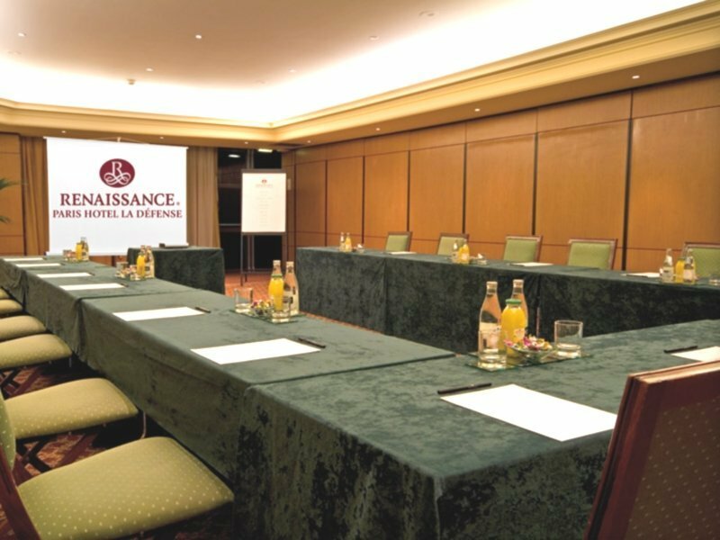 Фото Renaissance Paris La Defense