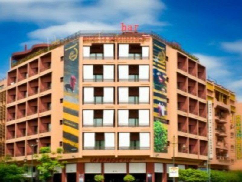 Фото La Renaissance Hotel