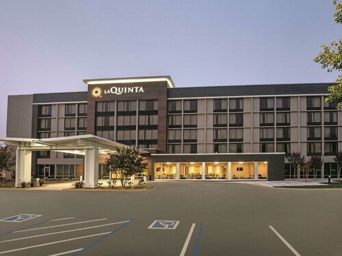 Гостиница La Quinta Inn & Suites by Wyndham Rancho Cordova Sacramento в Ранчо Кордове