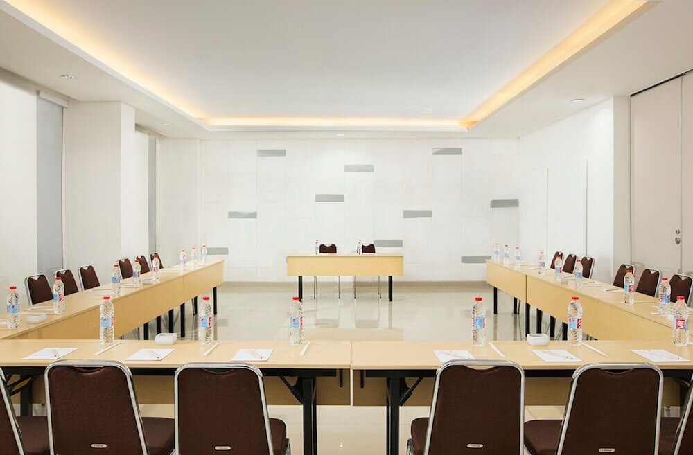 Фото Amaris Hotel Simpang Lima