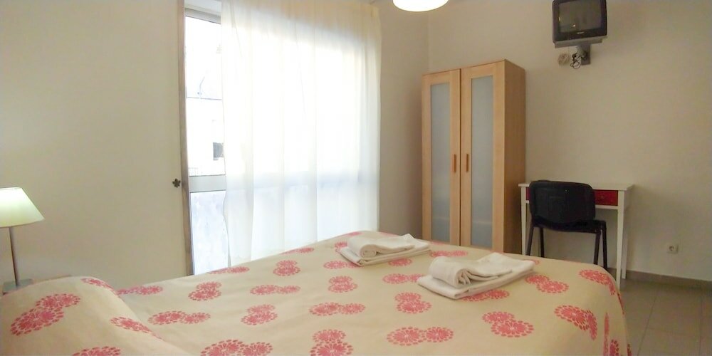 Фото E-Nove Lounge Hostel Caffe