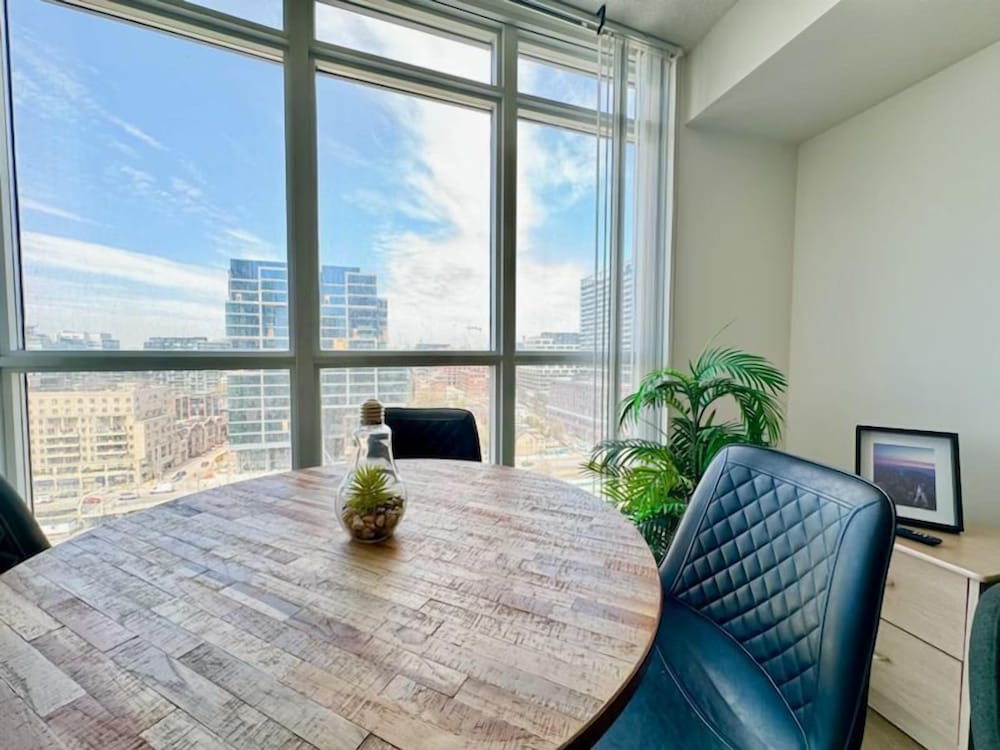 Фото Beautiful Serviced Hotel with Lake Views