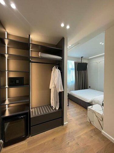 Гостиница Hotel Adore во Влёре