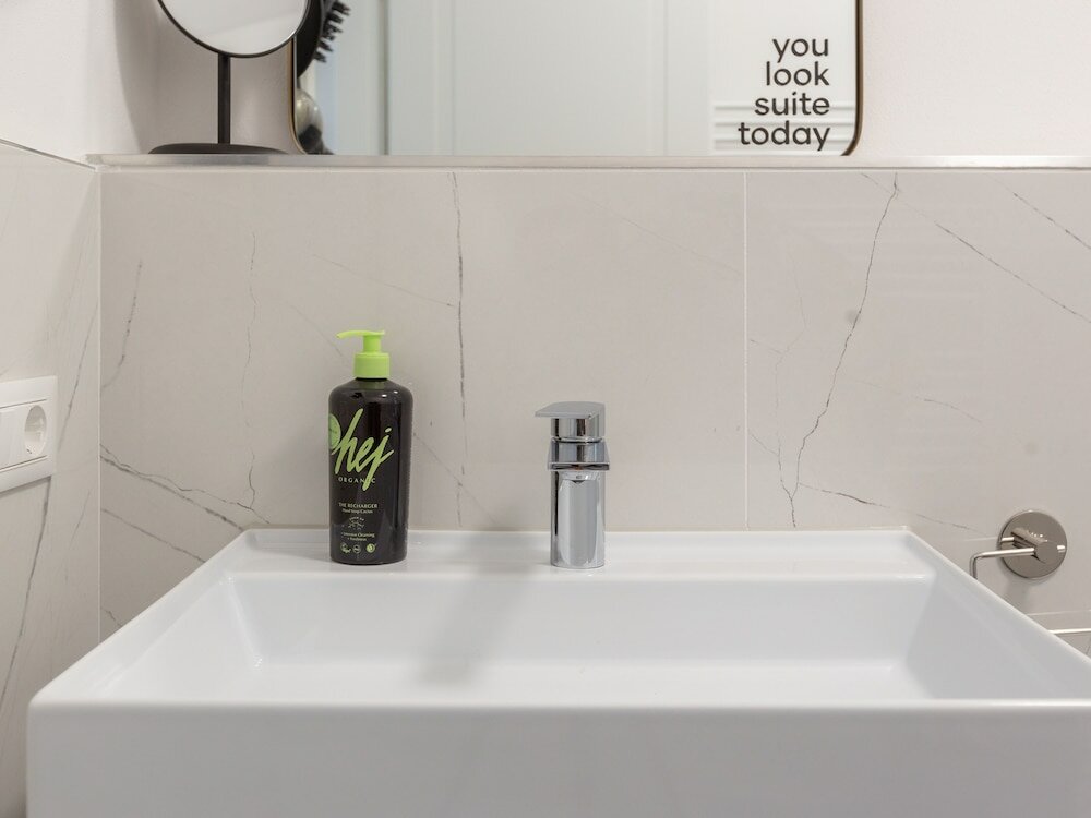 Фото Limehome Baden-Baden Bäderstraße