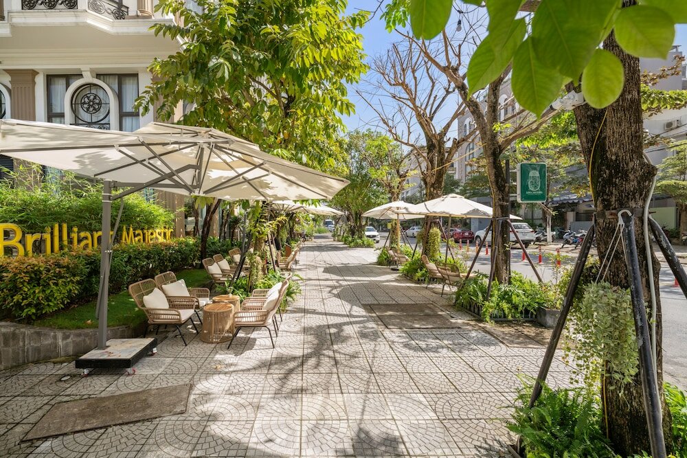 Фото Brilliant Majestic Hotel