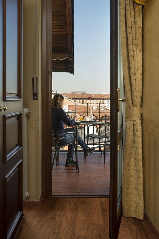 Фото Lancaster Hotel