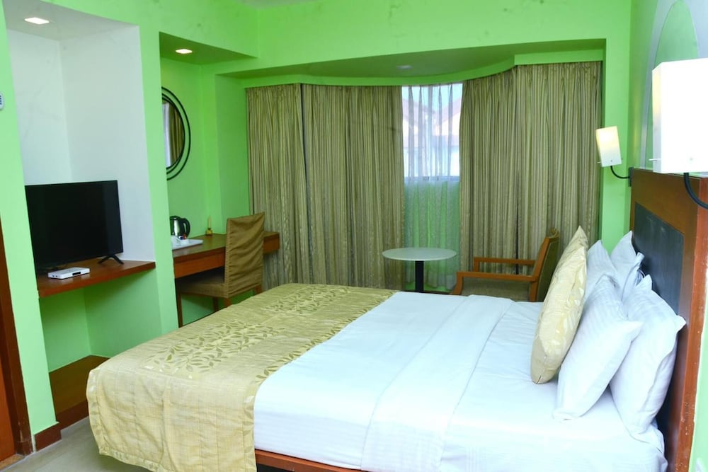 Фото Lotus Beach Resort