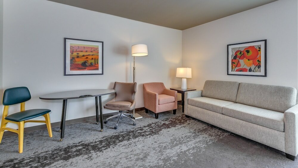 Фото Holiday Inn & Suites Bellingham, an Ihg Hotel