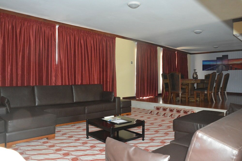 Фото Golf Course Hotel