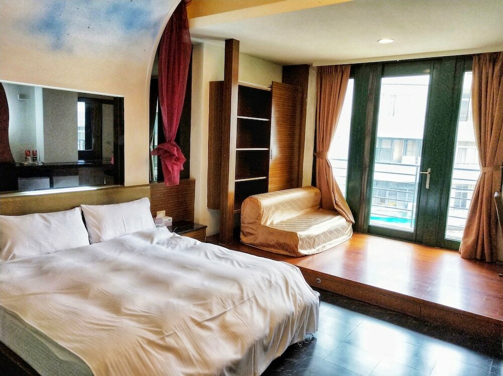 Фото Harbor Elite Hotel