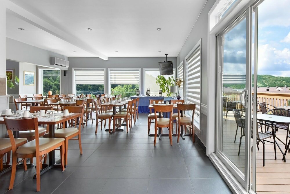 Фото Hôtel Le Versailles