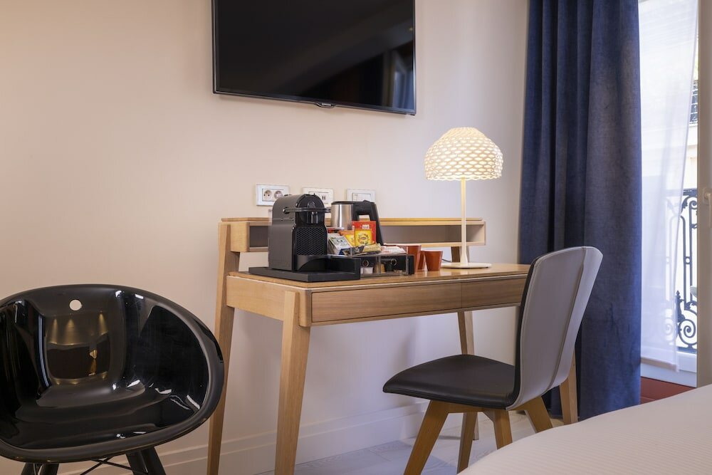 Фото Hotel Elysees 8