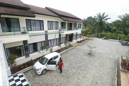 Гостиница RedDoorz Plus near Kualanamu Airport в Провинции Северная Суматра