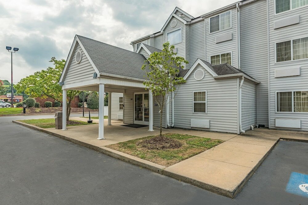 Фото Motel 6 Charlotte - University