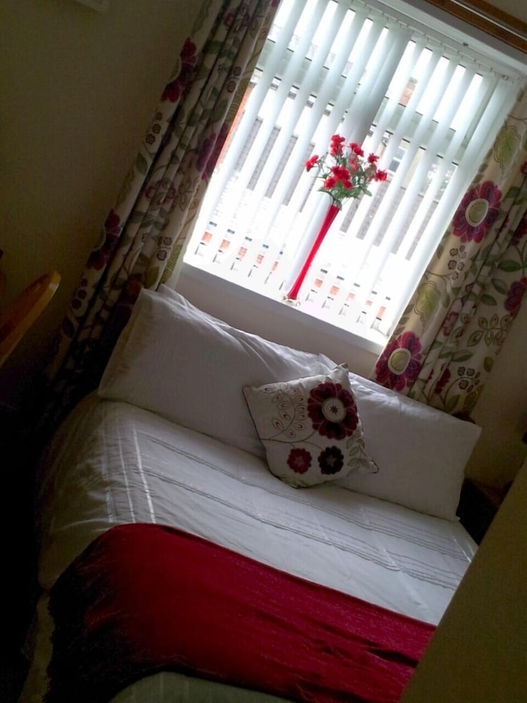 Фото Rose Park House Bed & Breakfast