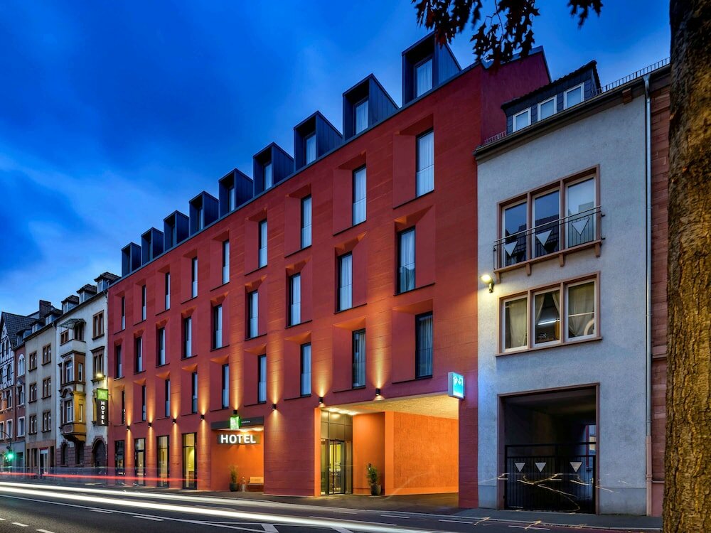 Фото отеля 1