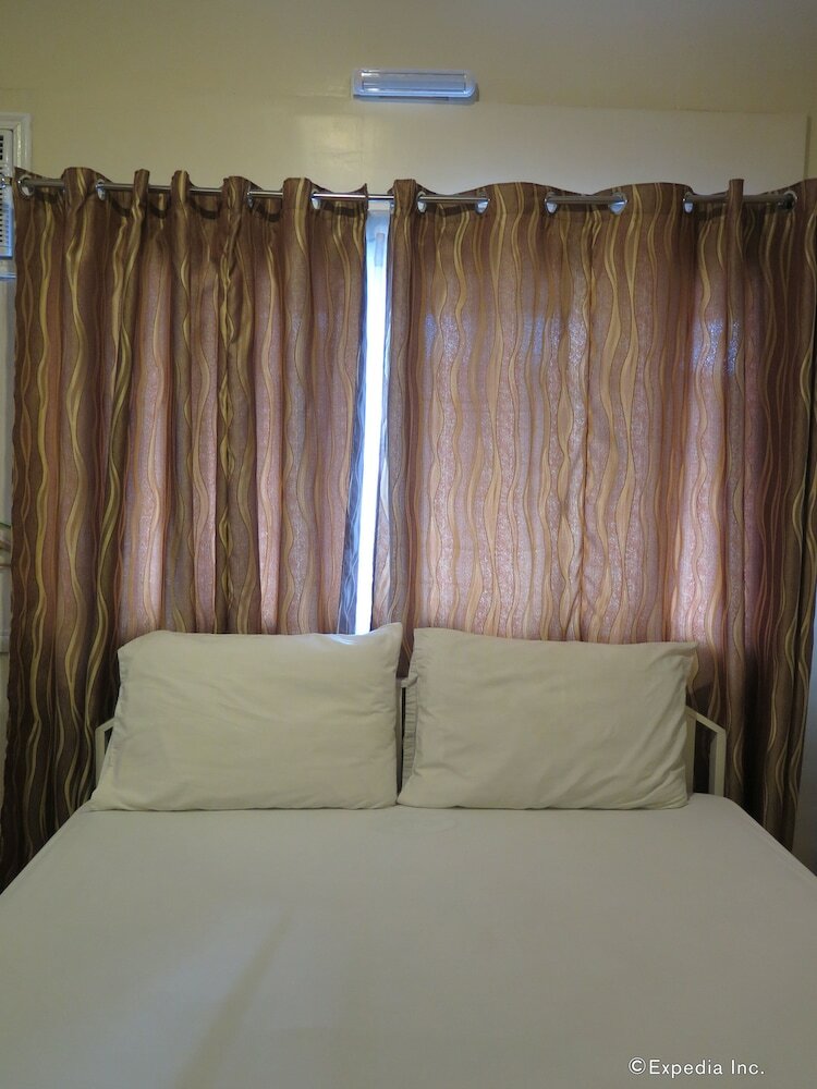 Фото Tr3ats Guest House Bohol - Hostel